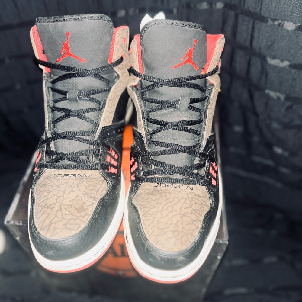 Jordan 1 Flight ‘Black Red Olive’ 372704-038